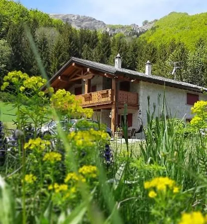 Le Antiche Orme Oda ve Kahvaltı Pievepelago